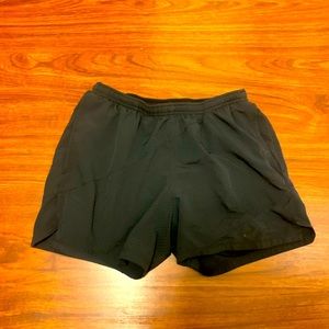Nike black 5” 2 in 1 workout short w/compression